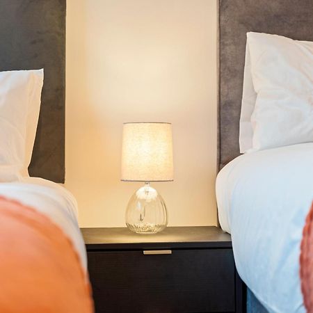 Shanti Suite - 2Bed 2Bath City Centre - Wifi - Netflix- Parking- Modern- Perfect For Family, Contractors, Leisure, Business By Shanti Nights Бирмингем Экстерьер фото