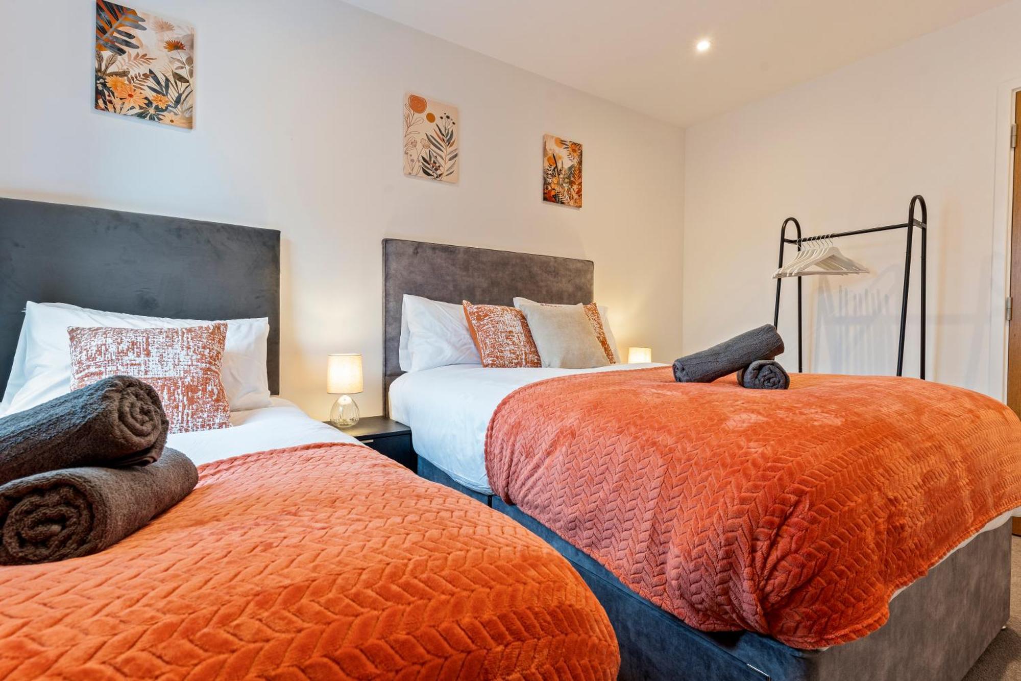 Shanti Suite - 2Bed 2Bath City Centre - Wifi - Netflix- Parking- Modern- Perfect For Family, Contractors, Leisure, Business By Shanti Nights Бирмингем Экстерьер фото