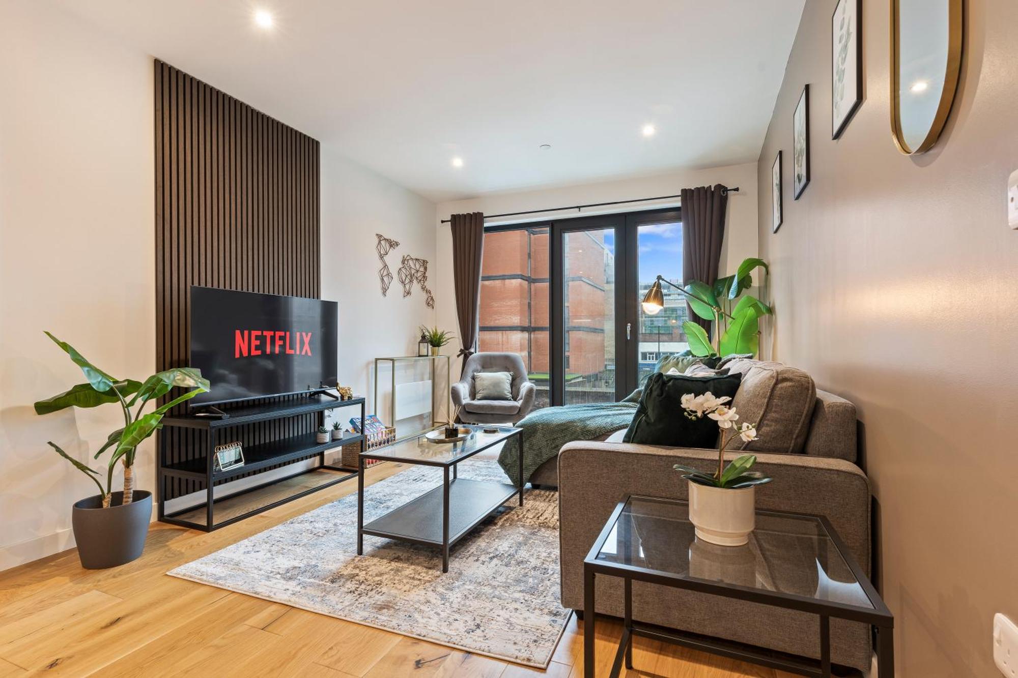 Shanti Suite - 2Bed 2Bath City Centre - Wifi - Netflix- Parking- Modern- Perfect For Family, Contractors, Leisure, Business By Shanti Nights Бирмингем Экстерьер фото
